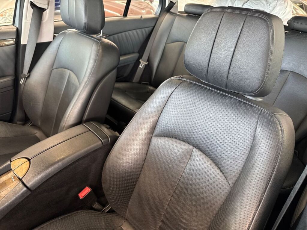Mercedes-Benz E 2007 Musta