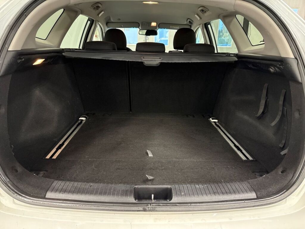 Kia Ceed 2015 Valkoinen