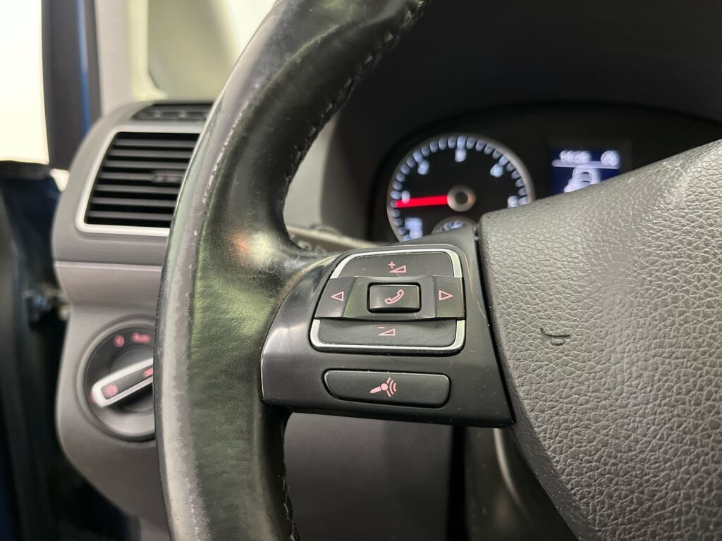 Volkswagen Touran 2015 Sininen