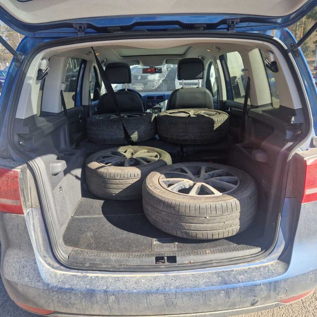 Volkswagen Touran 2015 Sininen