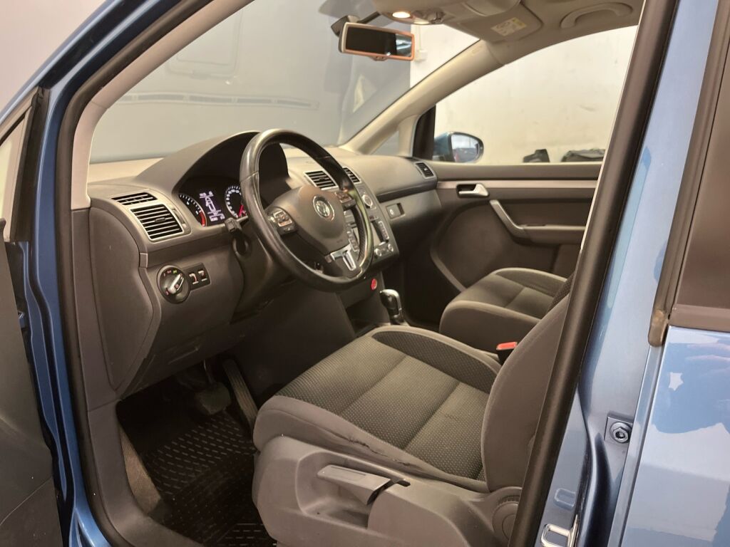 Volkswagen Touran 2015 Sininen