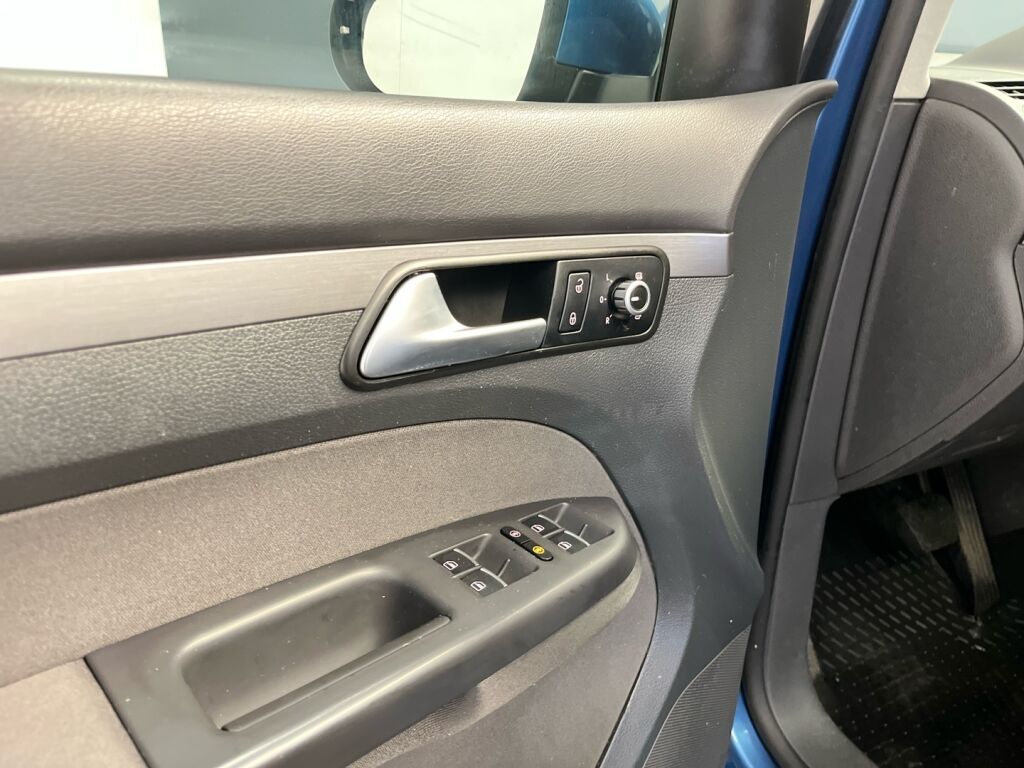 Volkswagen Touran 2015 Sininen