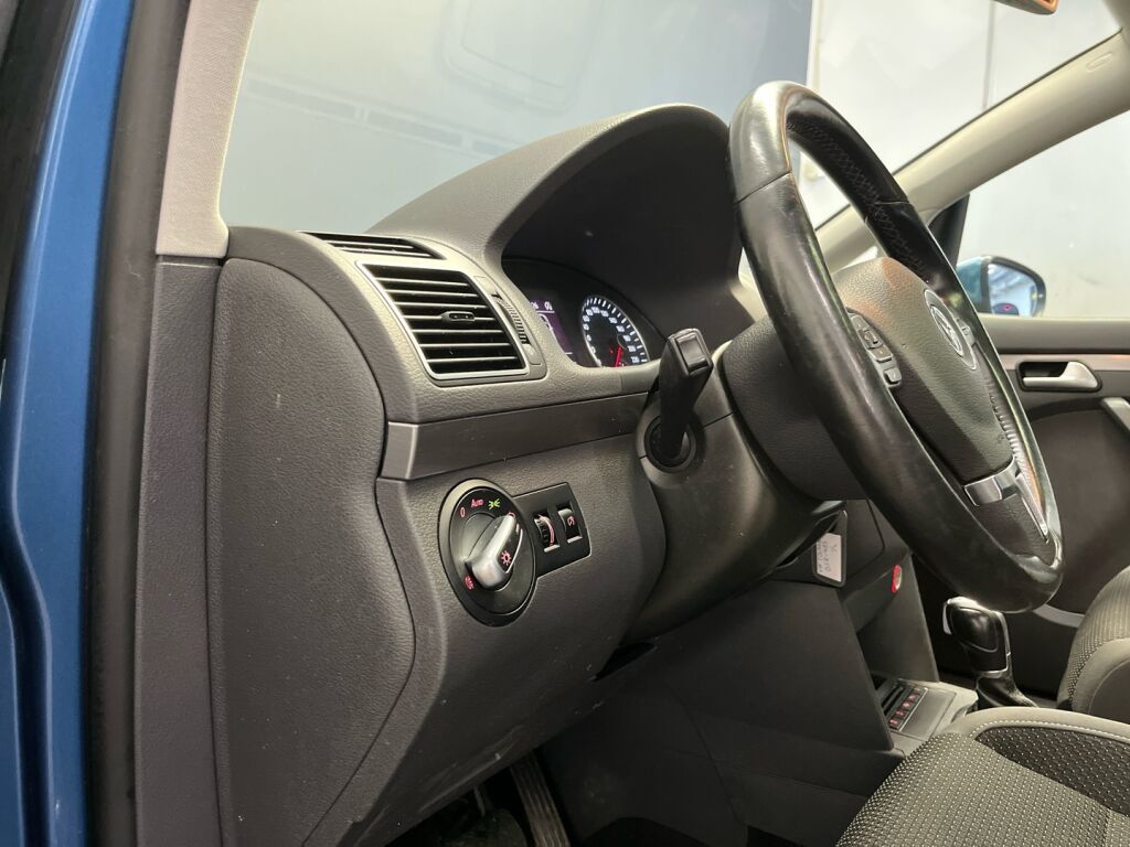 Volkswagen Touran 2015 Sininen