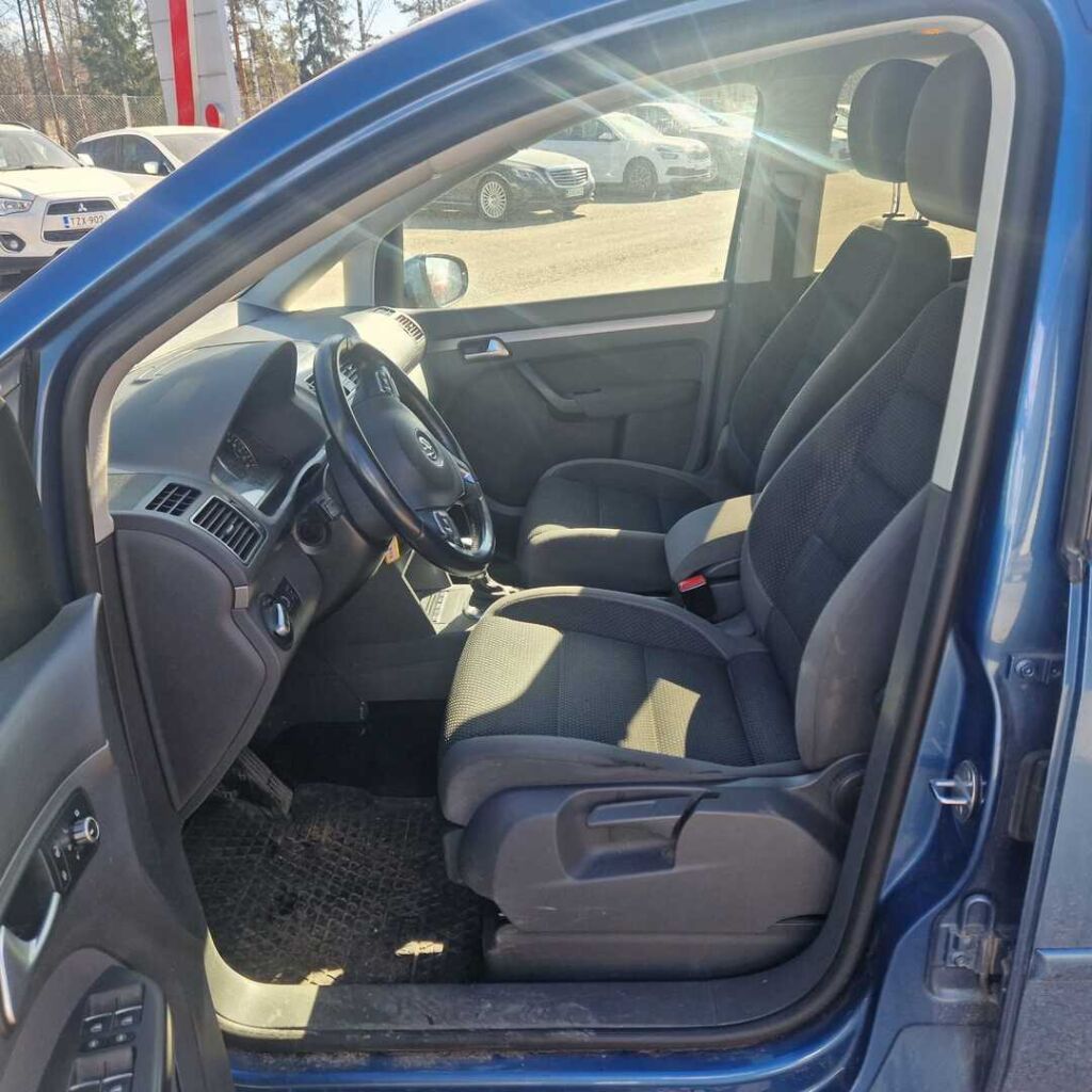 Volkswagen Touran 2015 Sininen