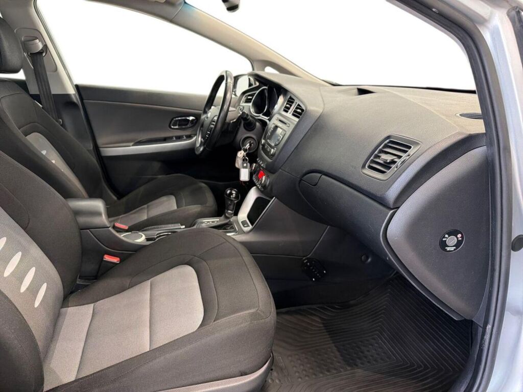 Kia Ceed 2015 Hopea