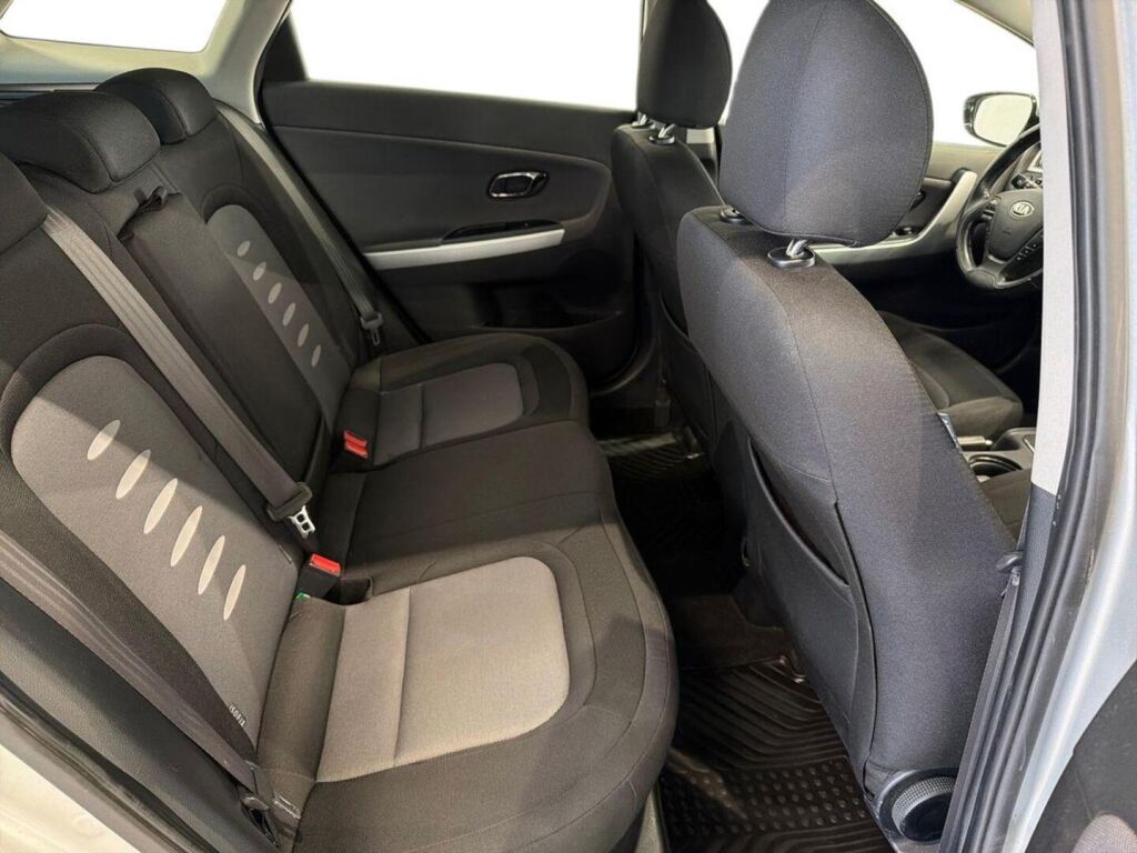 Kia Ceed 2015 Hopea