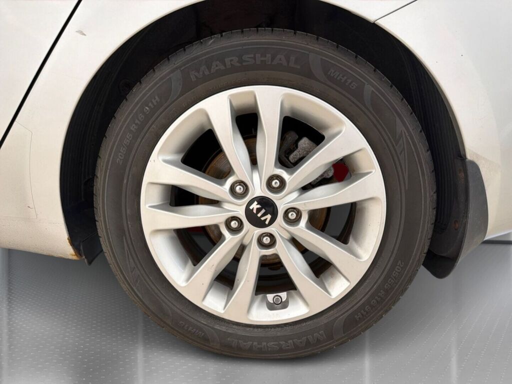 Kia Ceed 2015 Hopea