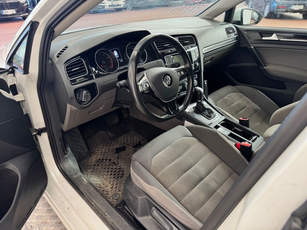 Volkswagen Golf 2015 Valkoinen