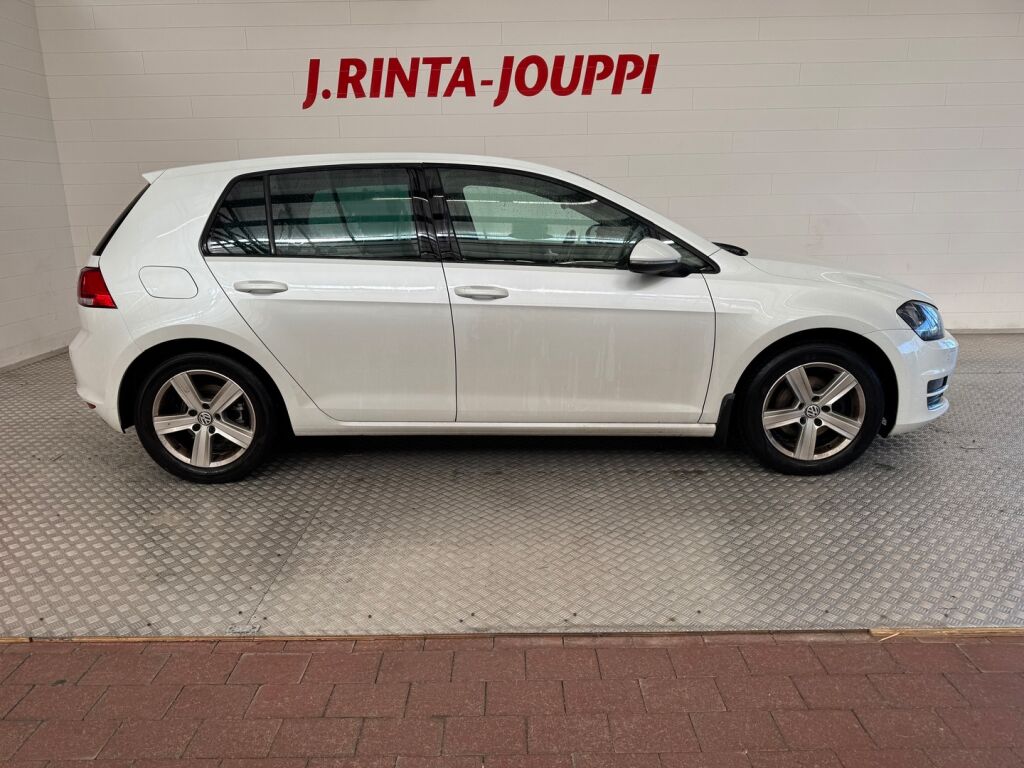 Volkswagen Golf 2015 Valkoinen