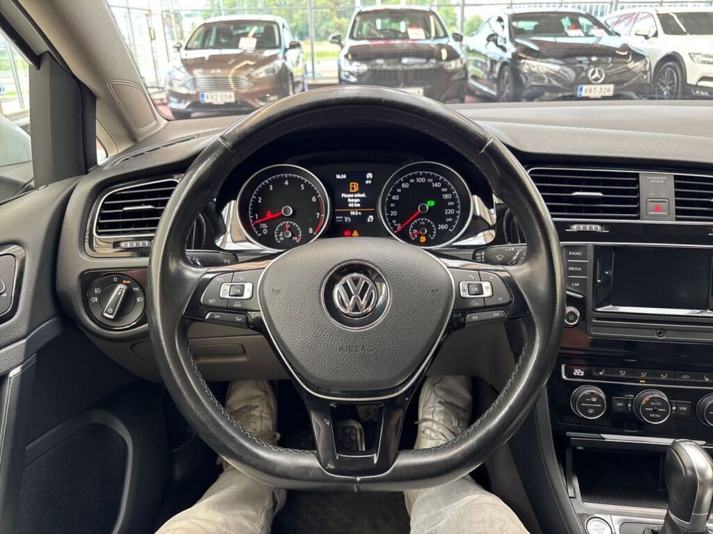 Volkswagen Golf 2015 Valkoinen