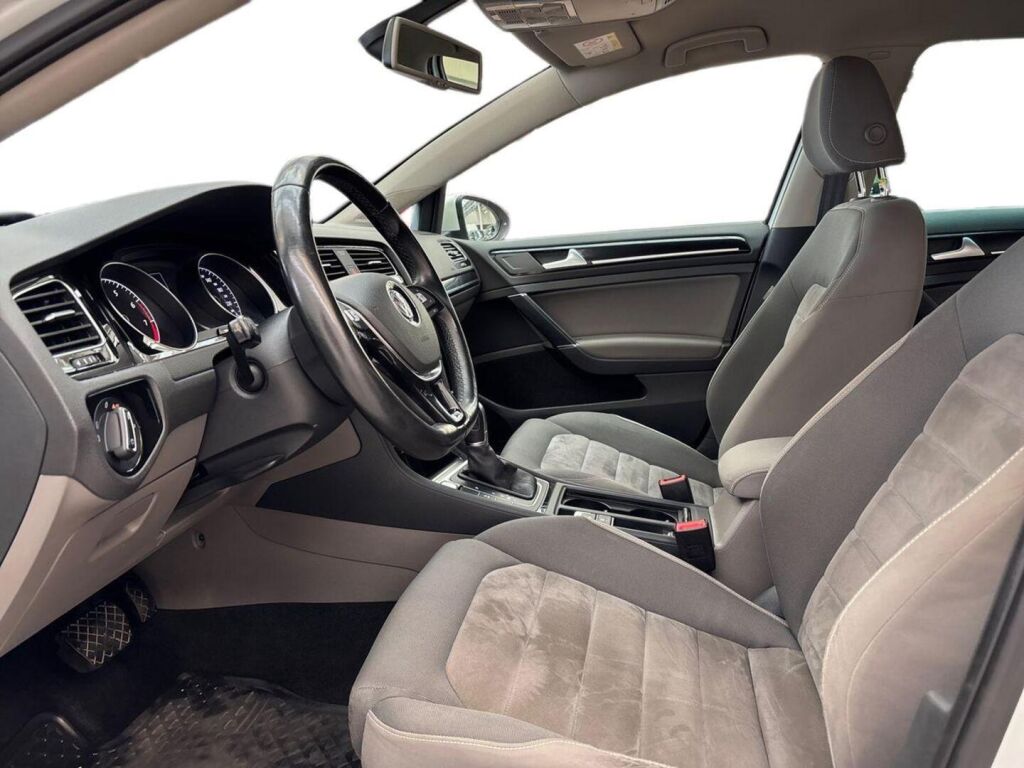 Volkswagen Golf 2015 Valkoinen