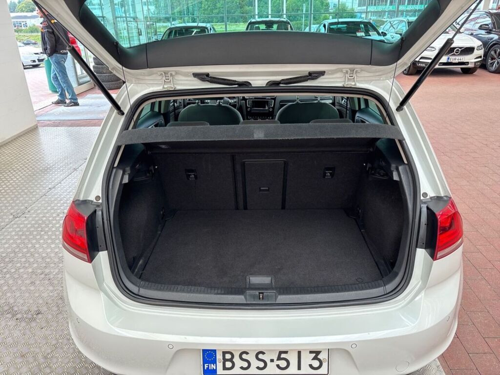 Volkswagen Golf 2015 Valkoinen