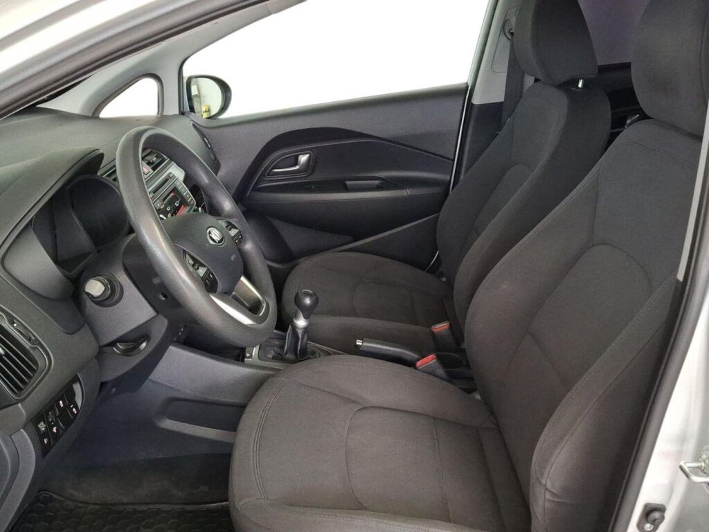 Kia Rio 2015 Hopea