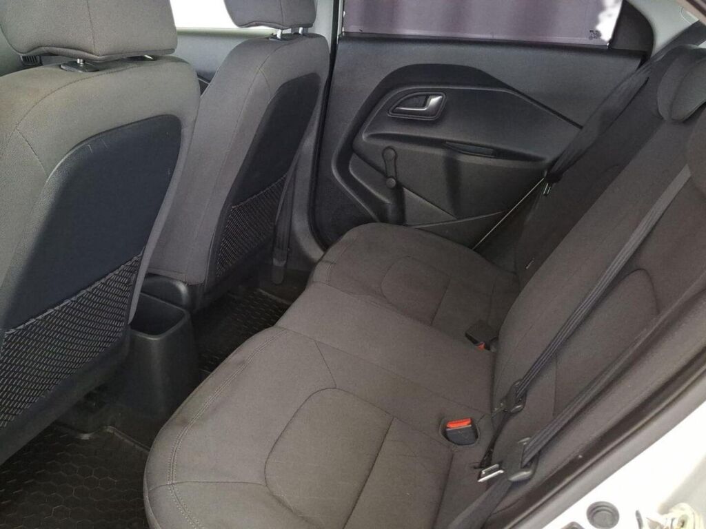 Kia Rio 2015 Hopea