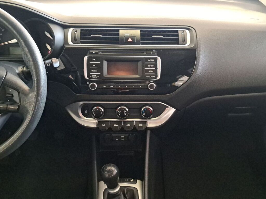 Kia Rio 2015 Keltainen