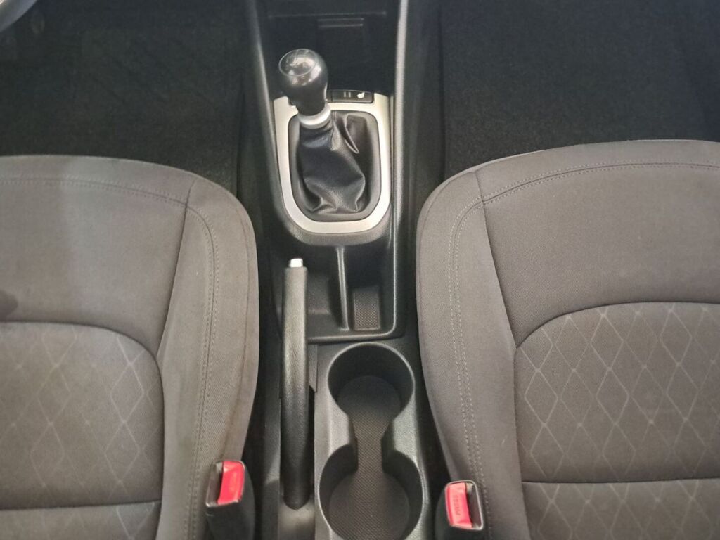 Kia Rio 2015 Keltainen