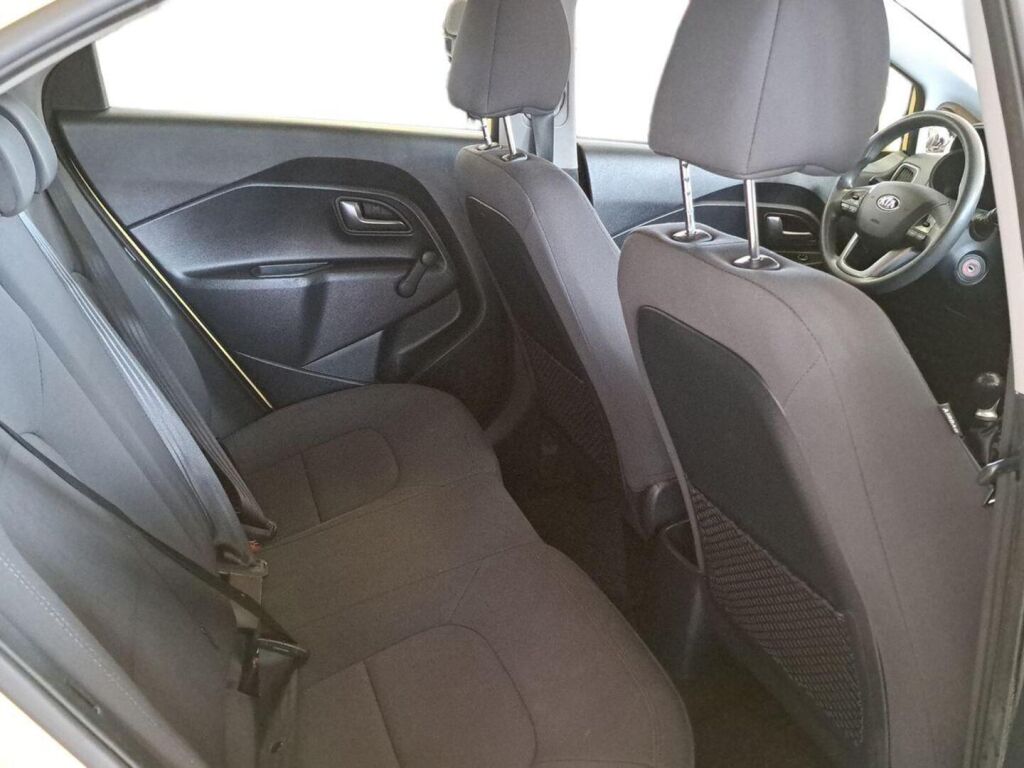 Kia Rio 2015 Keltainen