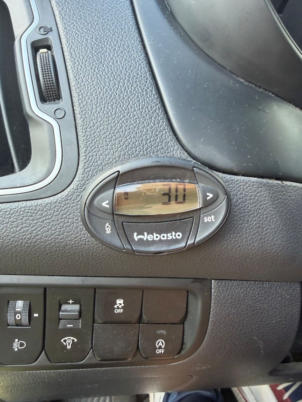 Kia Rio 2015 Keltainen
