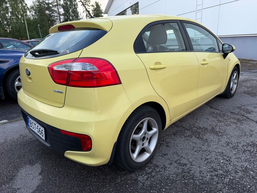 Kia Rio 2015 Keltainen