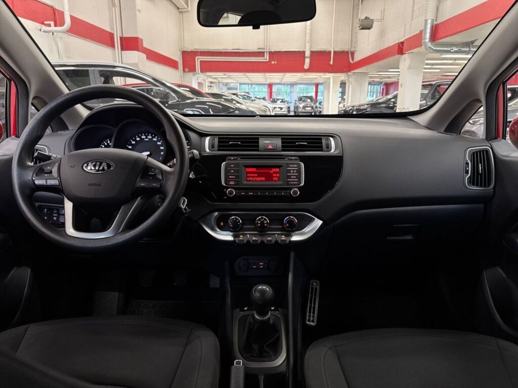 Kia Rio 2015 Punainen