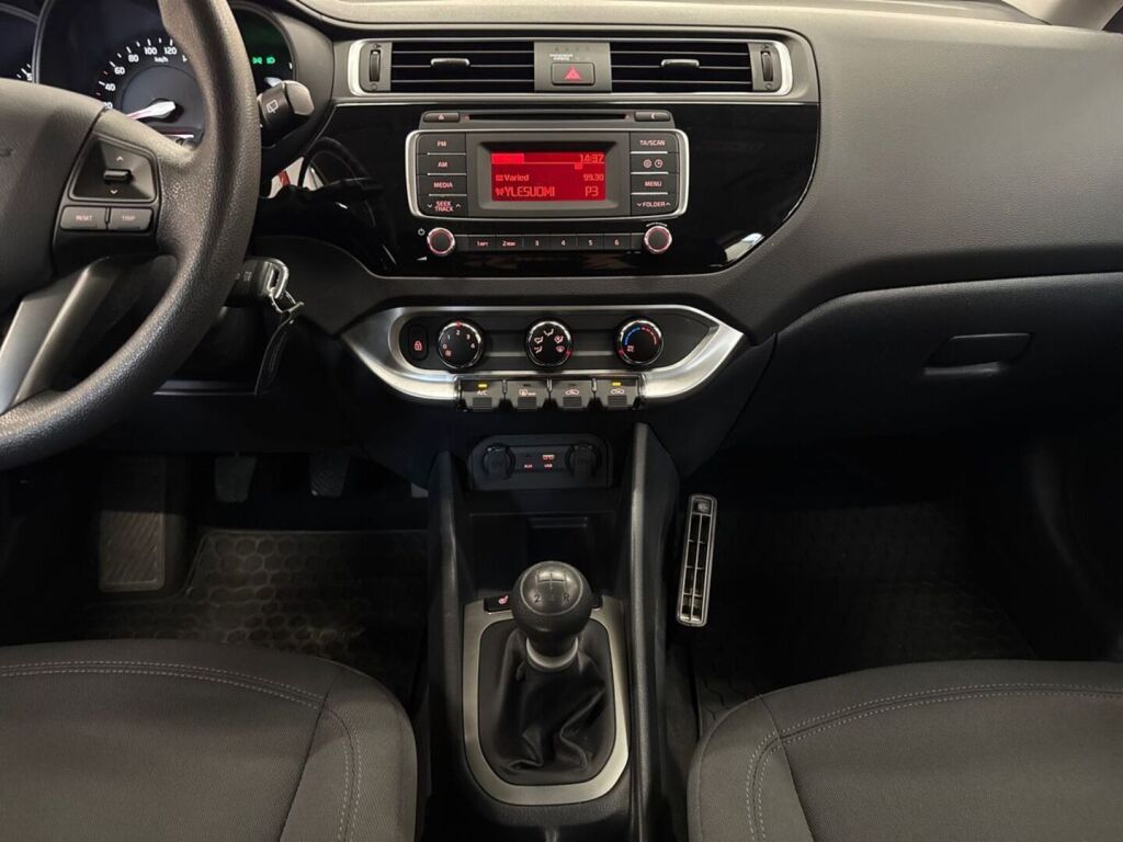 Kia Rio 2015 Punainen