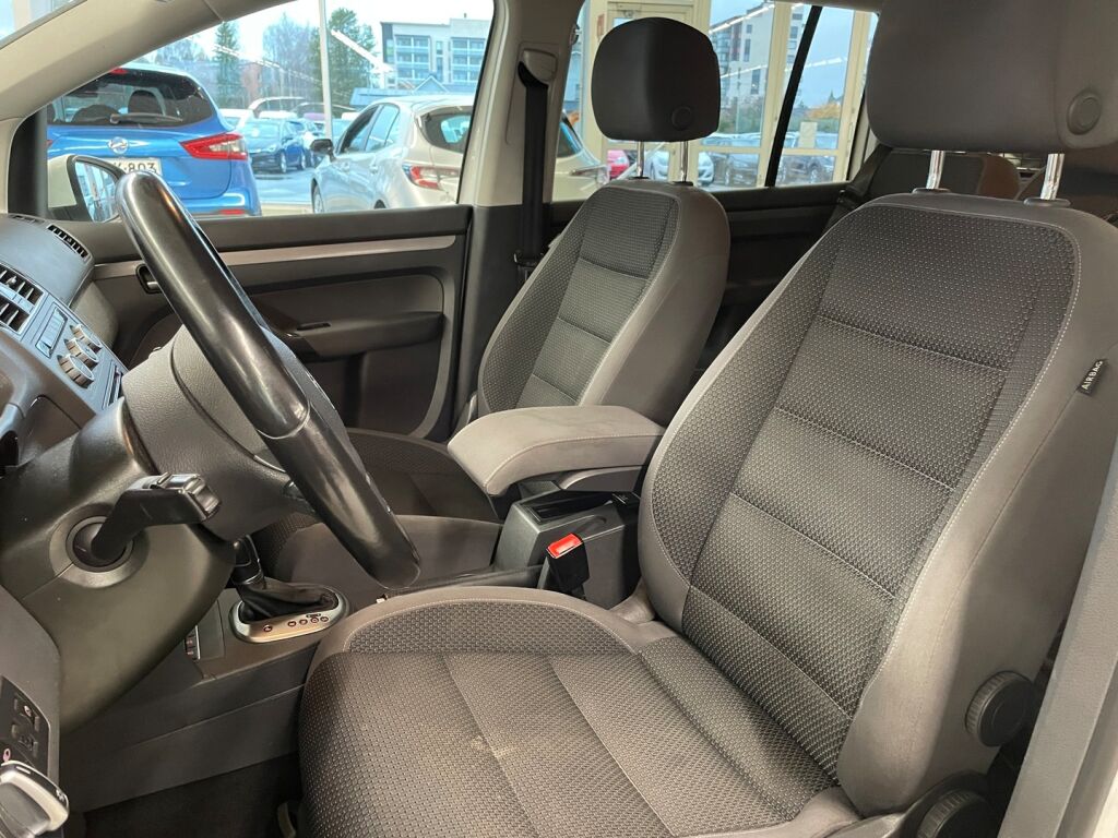 Volkswagen Touran 2015 Valkoinen
