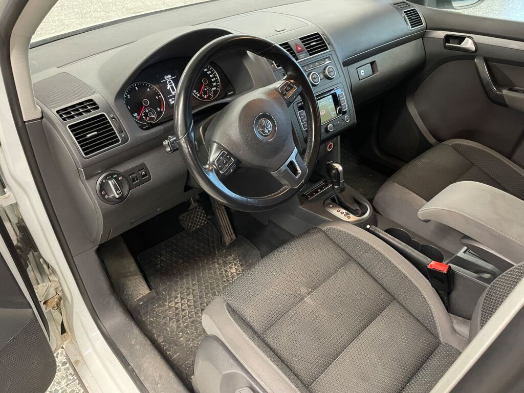 Volkswagen Touran 2015 Valkoinen