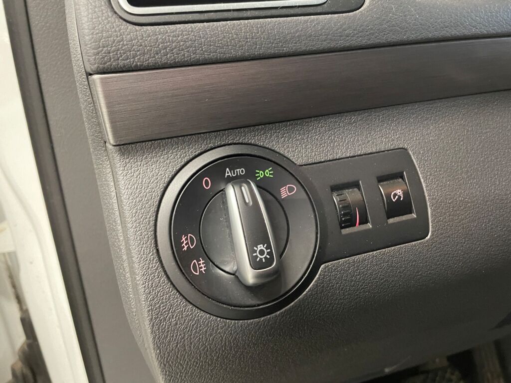 Volkswagen Touran 2015 Valkoinen