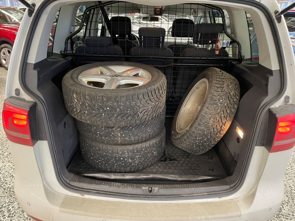 Volkswagen Touran 2015 Valkoinen
