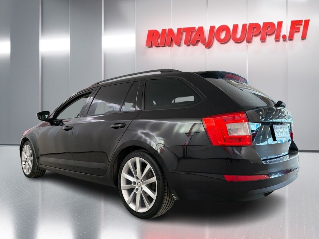 Skoda Octavia 2015 Musta