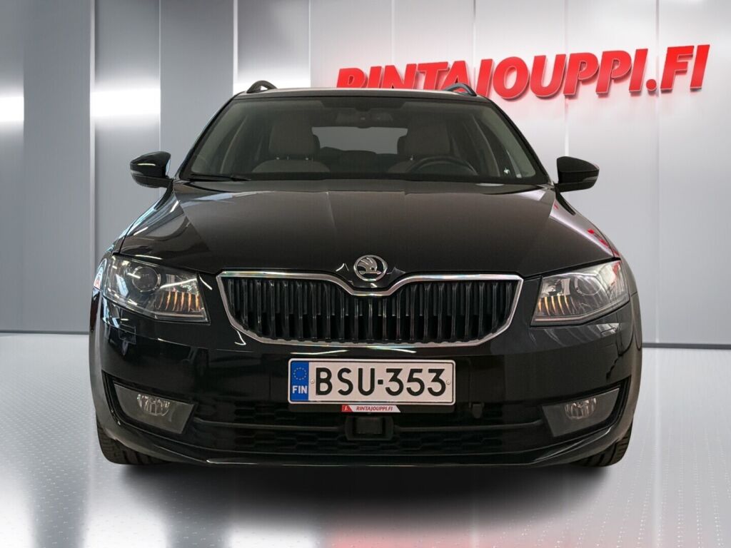 Skoda Octavia 2015 Musta