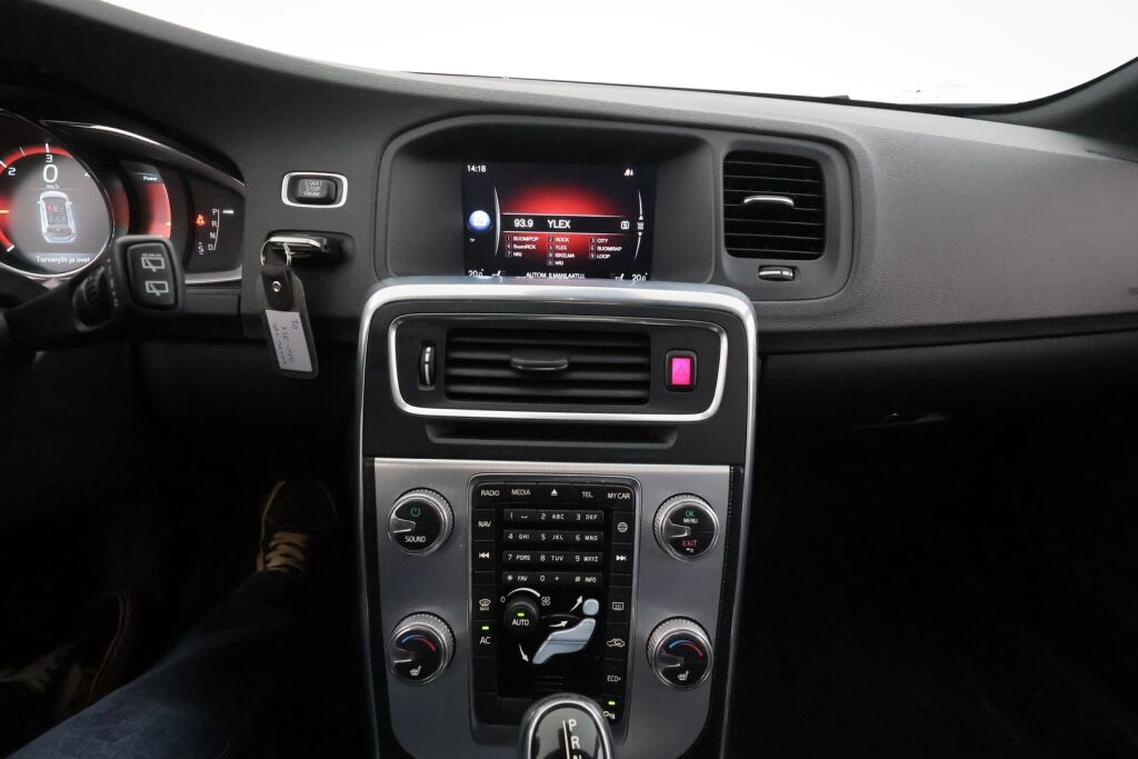 Volvo V60 2015 Valkoinen