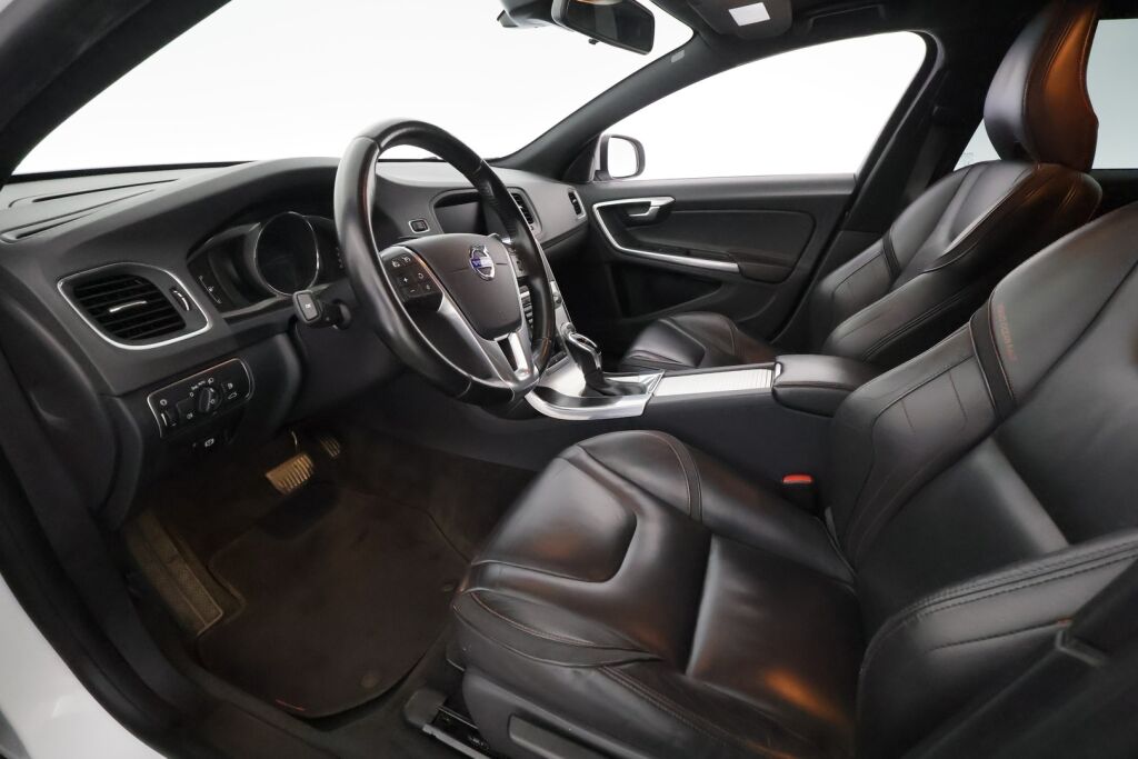 Volvo V60 2015 Valkoinen