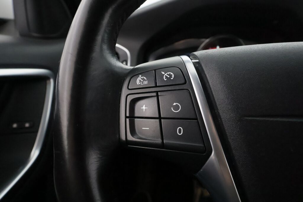 Volvo V60 2015 Valkoinen