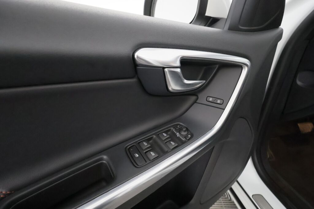 Volvo V60 2015 Valkoinen