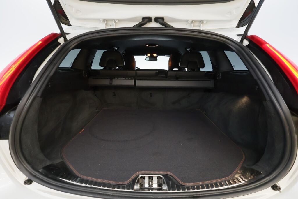 Volvo V60 2015 Valkoinen