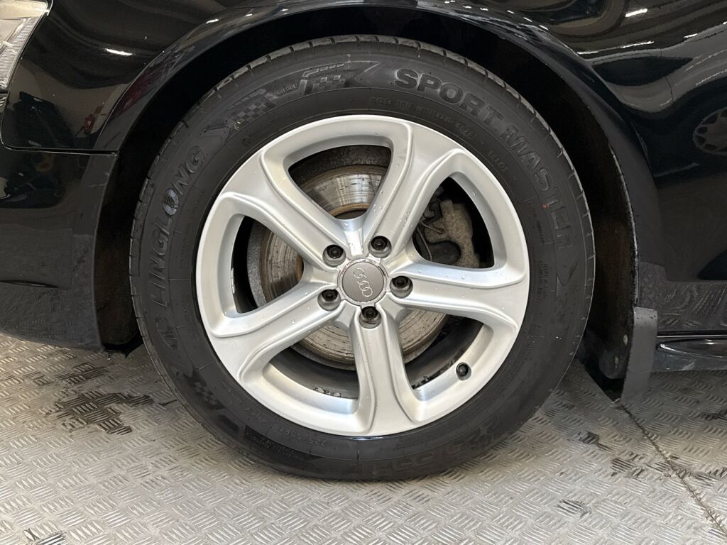 Audi A4 2015 Musta