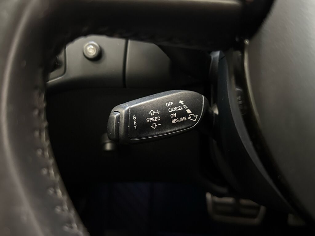 Audi A4 2015 Musta