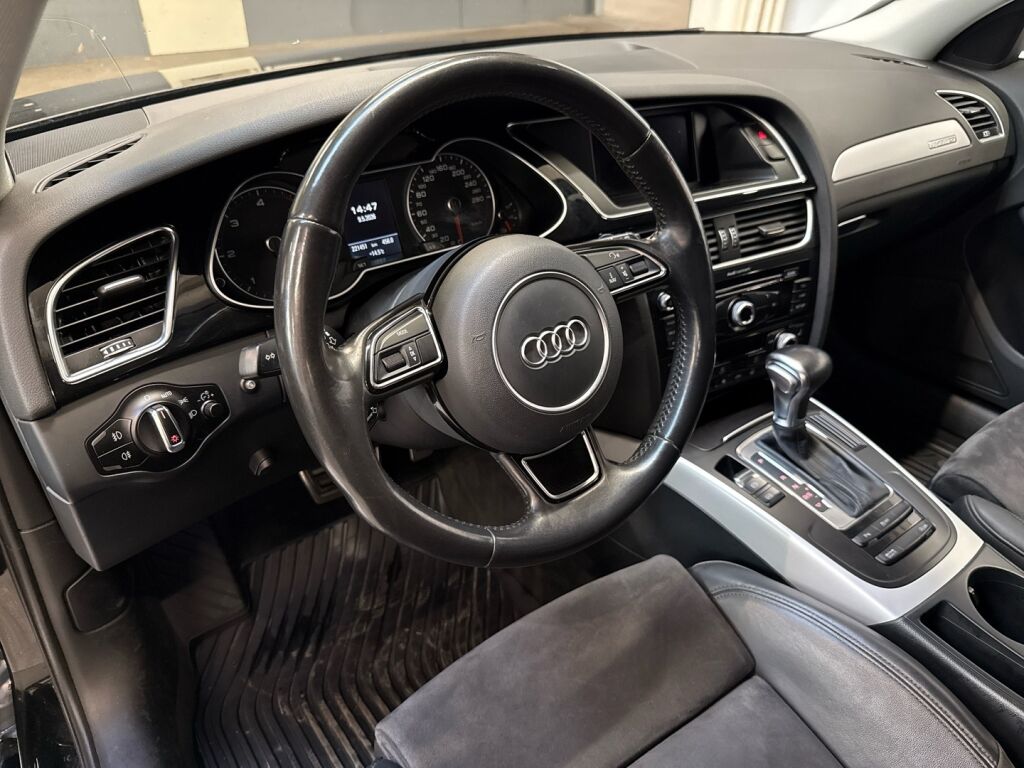 Audi A4 2015 Musta