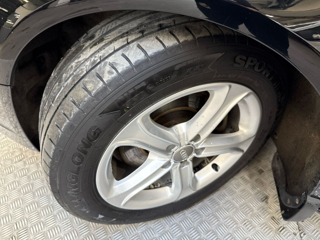 Audi A4 2015 Musta