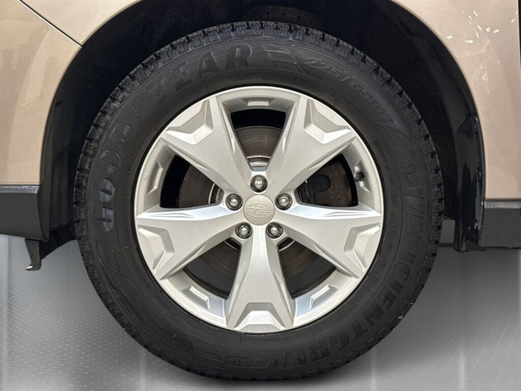Subaru Forester 2015 Harmaa