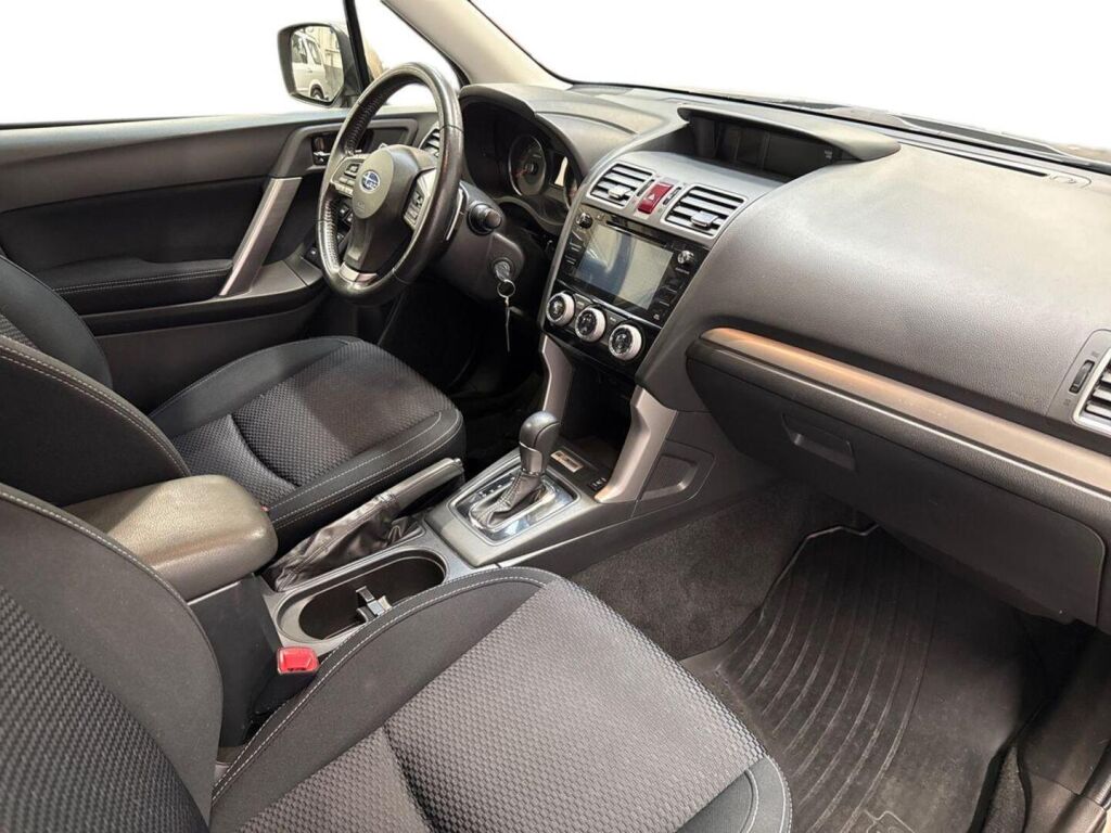 Subaru Forester 2015 Harmaa