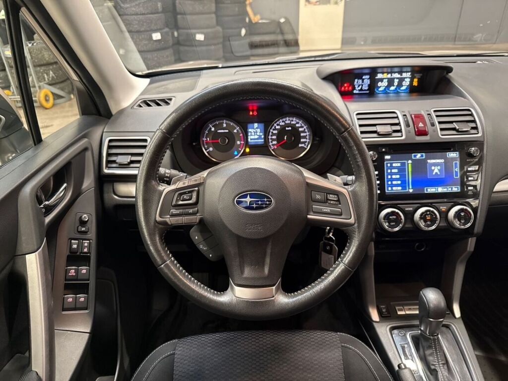 Subaru Forester 2015 Harmaa