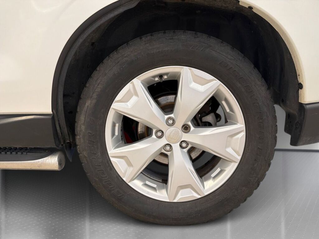 Subaru Forester 2016 Valkoinen