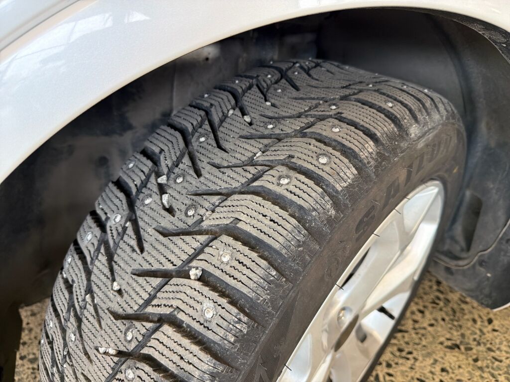 Ford Kuga 2015 Valkoinen