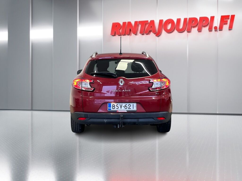 Renault Megane 2015 Punainen