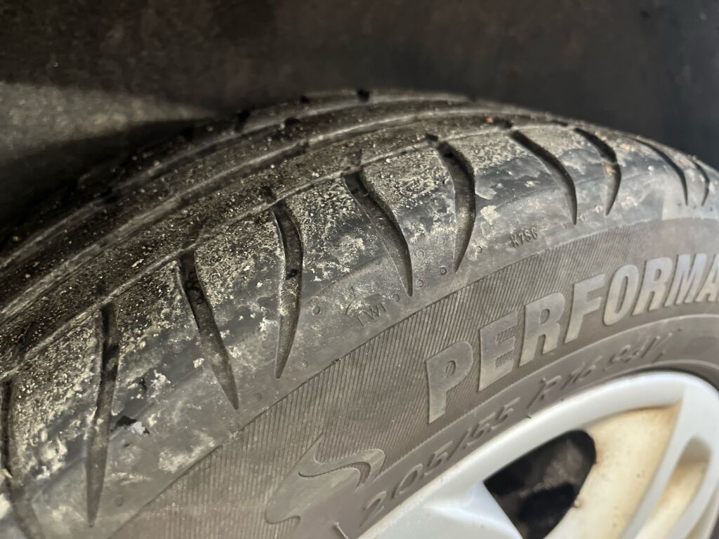 Renault Megane 2015 Punainen