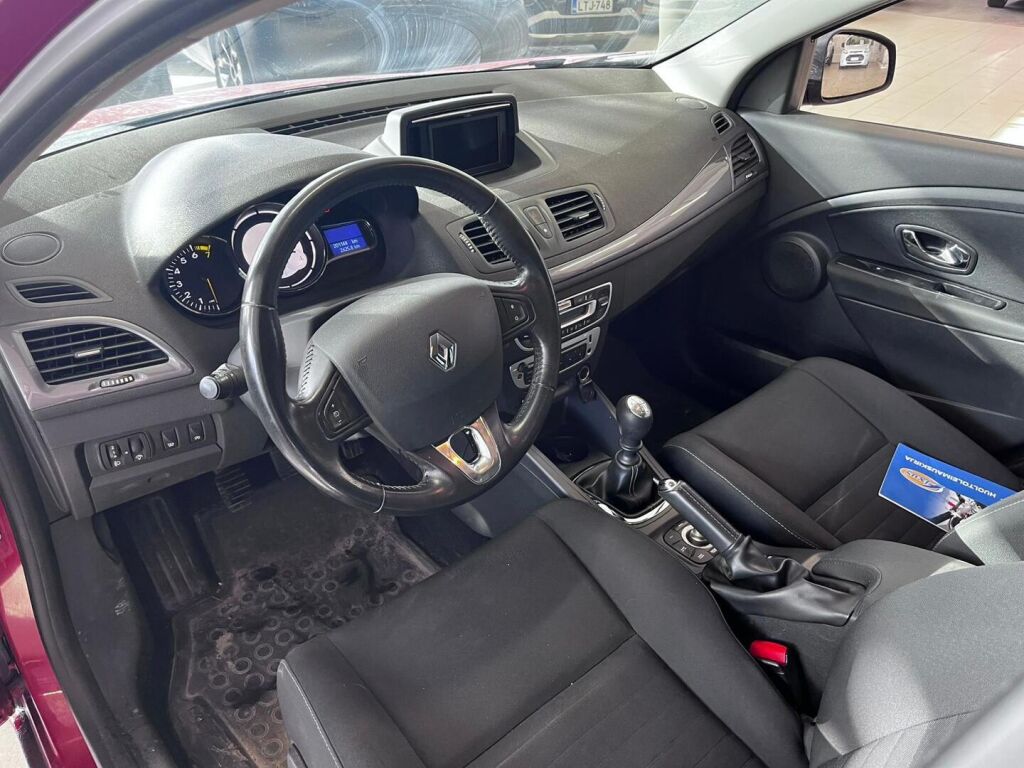 Renault Megane 2015 Punainen