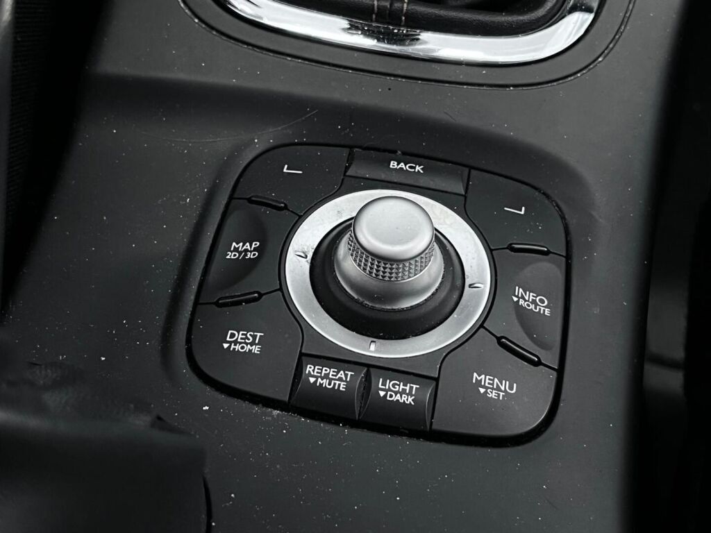 Renault Megane 2015 Punainen