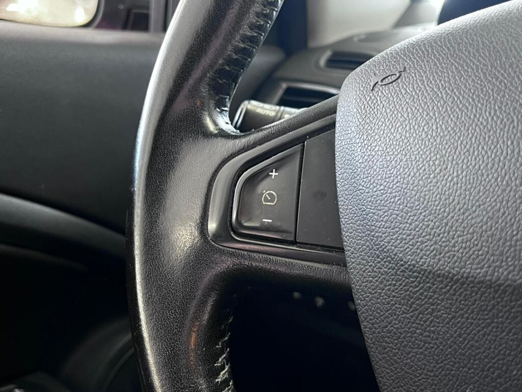 Renault Megane 2015 Punainen